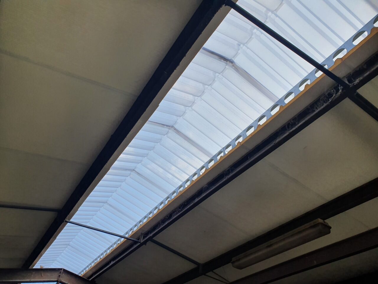 Dôme ventilé éclairant
