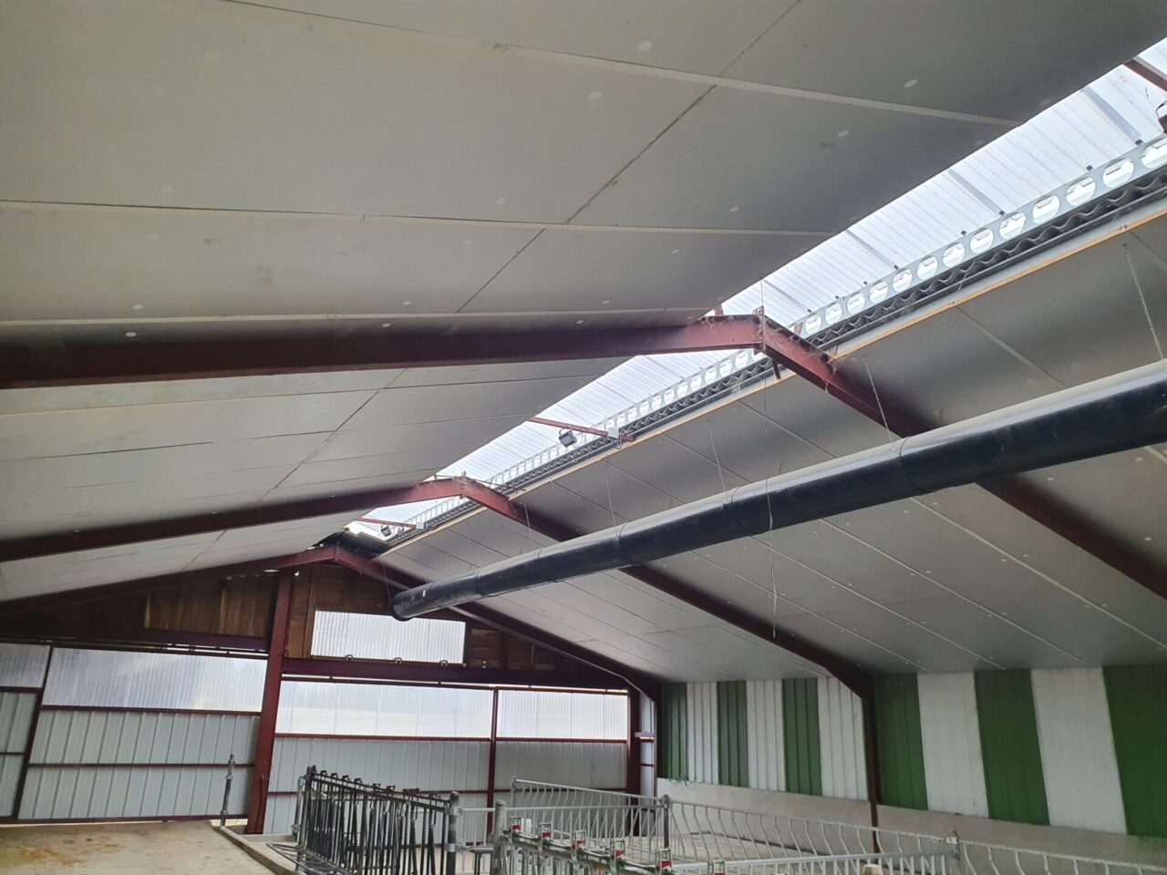 Dôme ventilé éclairant et gaine rondiplast